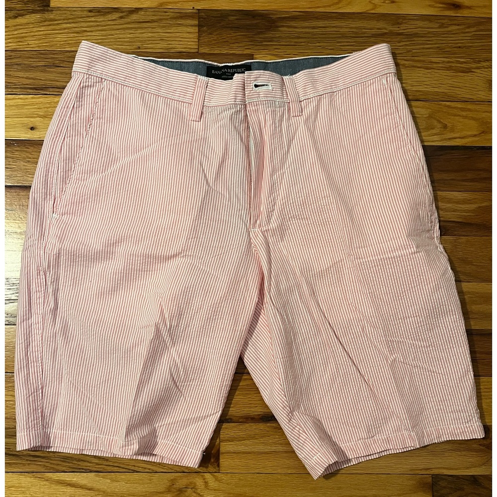 NWOT BANANA REPUBLIC FACTORY 9” AIDEN SEERSUCKER PINK/WHITE PINSTRIPED SHORTS